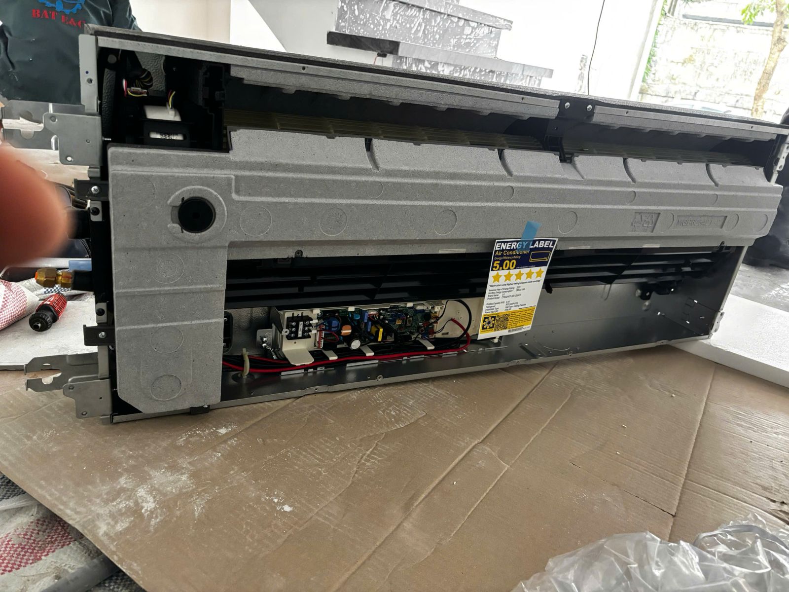 máy lạnh âm trần LG